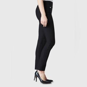 LISETTE L SOLID MAGICAL LYCRA ANKLE 
PANT BLACK Women’s Pull On 8